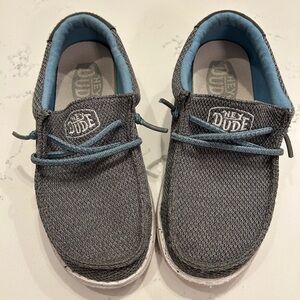 Boys Hey Dudes Size 1, Great Condition